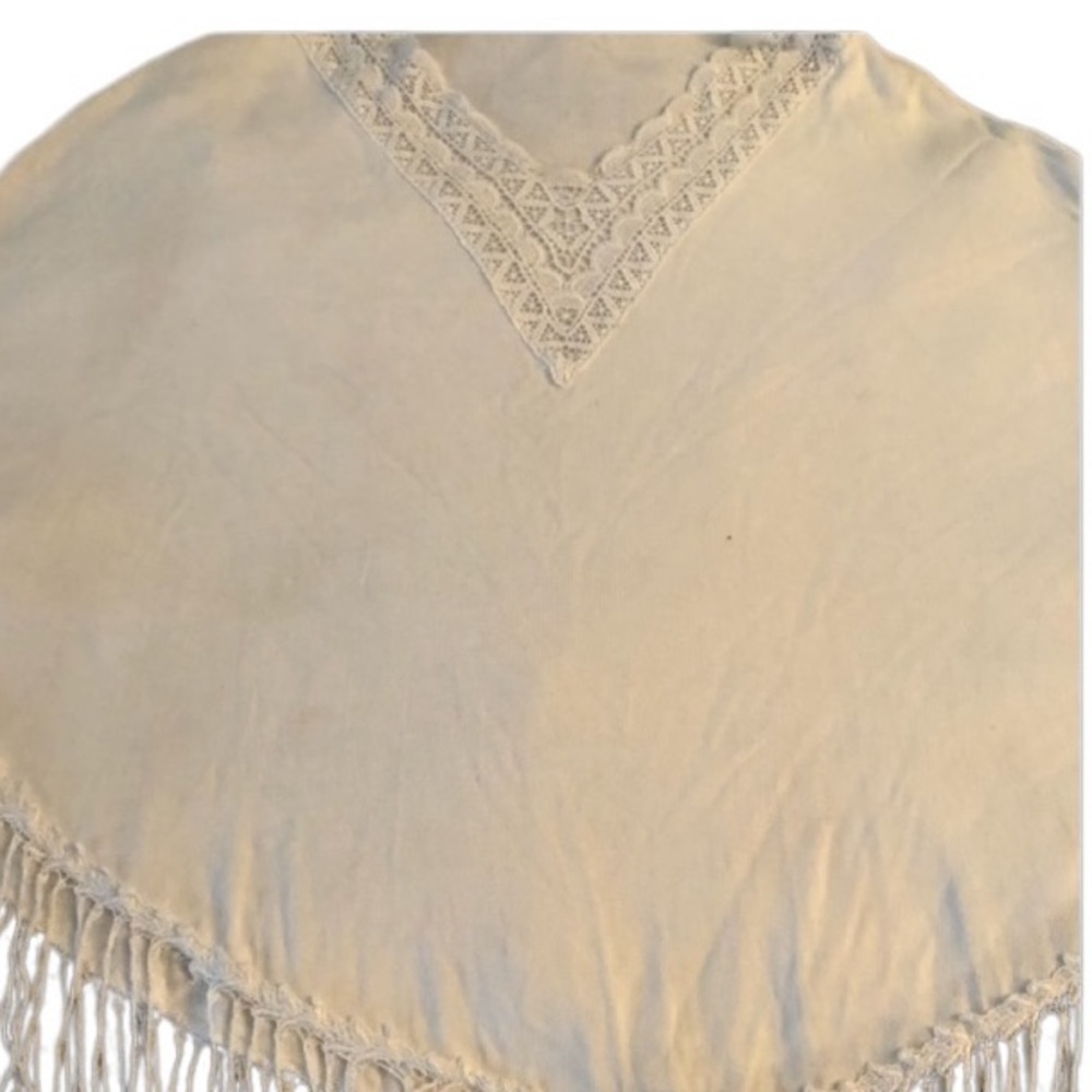 XCVI large white knit poncho with fringe & sleeves fits med-XL